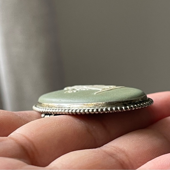 WEDGEWOOD | Sterling Silver Frame | Green Jasperware "Dancing" Brooch Pin 1970's - Picture 3 of 14